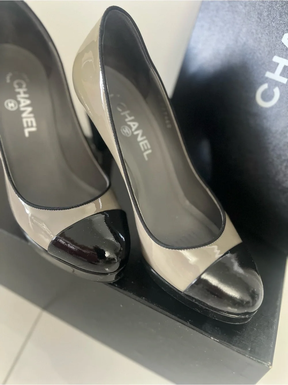 CHANEL elegant patent
